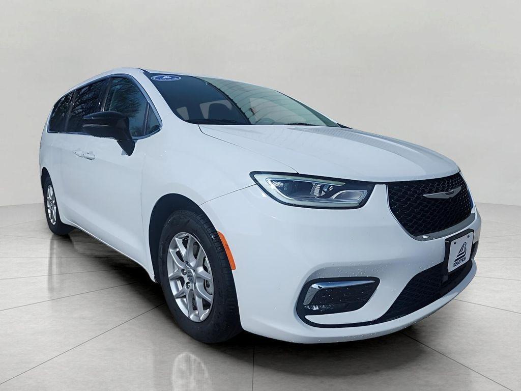 used 2024 Chrysler Pacifica car, priced at $29,485