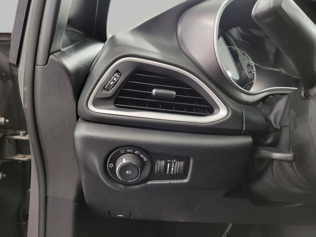 used 2025 Chrysler Pacifica car, priced at $30,000