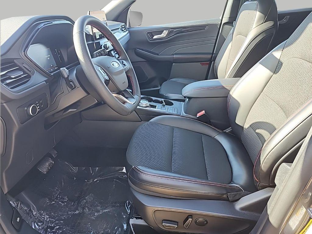 used 2025 Ford Escape car, priced at $25,648