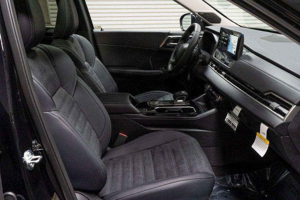 new 2025 Mitsubishi Outlander car, priced at $35,085