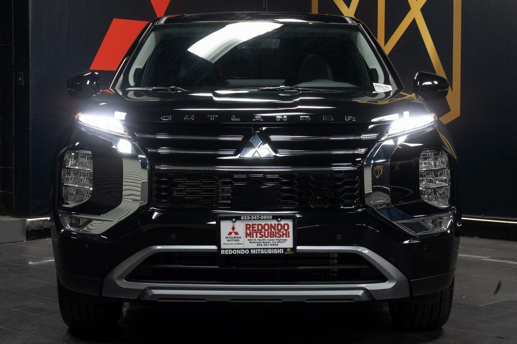 new 2025 Mitsubishi Outlander car