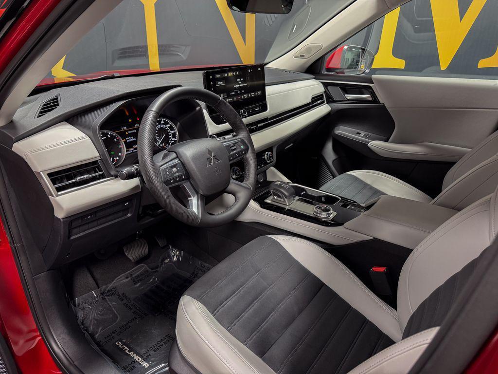 new 2025 Mitsubishi Outlander car, priced at $32,480