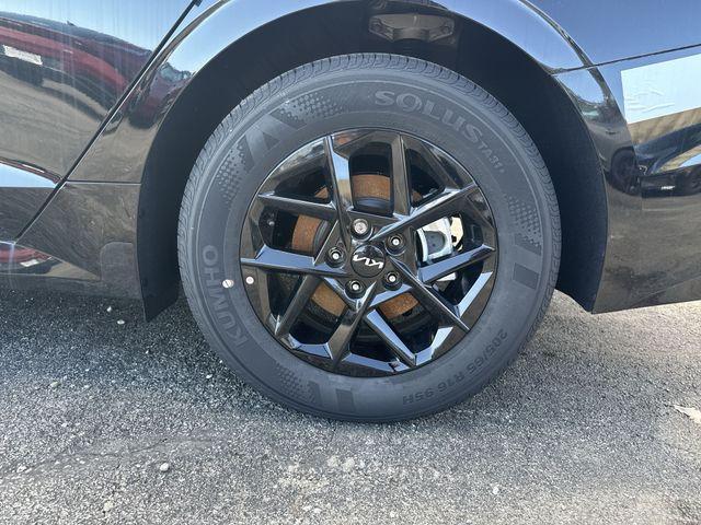 new 2026 Kia K5 car, priced at $28,565
