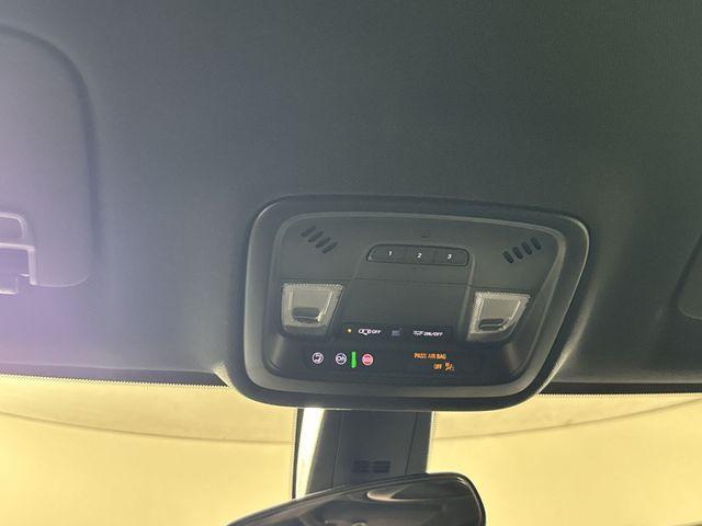 used 2023 Chevrolet Traverse car, priced at $24,998