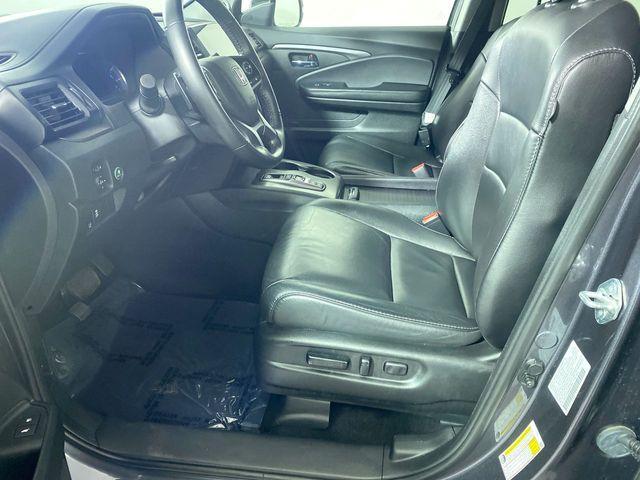 used 2022 Honda Pilot car, priced at $28,997