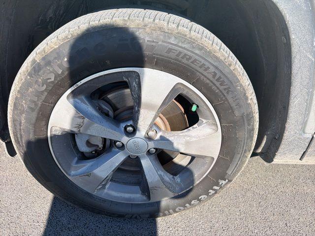 used 2019 Jeep Cherokee car, priced at $17,732