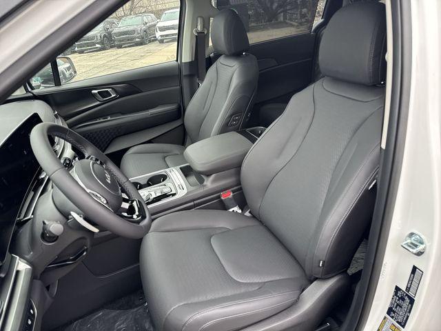new 2026 Kia Carnival Hybrid car, priced at $55,475
