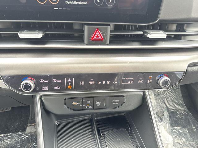 new 2026 Kia Carnival Hybrid car, priced at $55,475