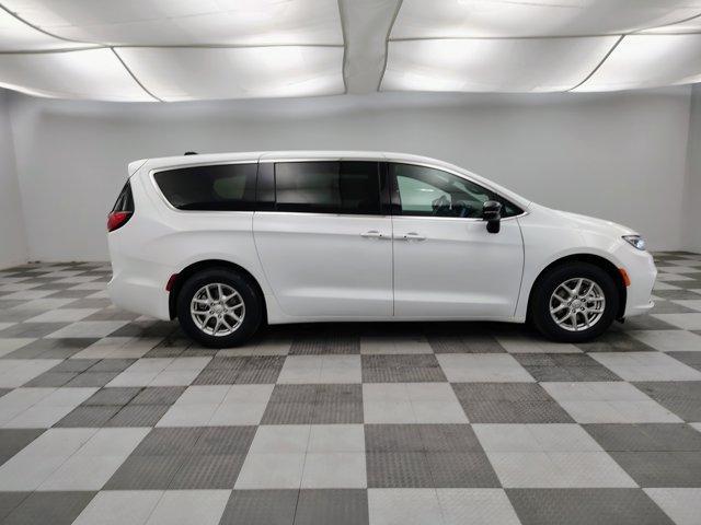 new 2026 Chrysler Pacifica car, priced at $40,004