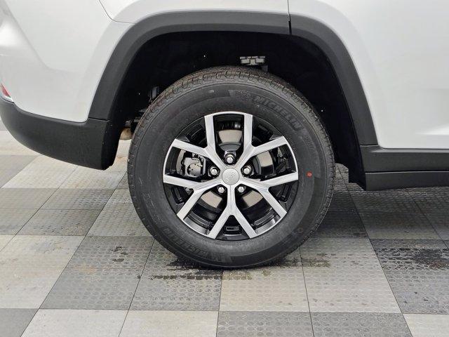 new 2025 Jeep Grand Cherokee car, priced at $40,432
