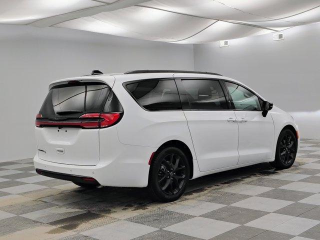 new 2026 Chrysler Pacifica car, priced at $39,826