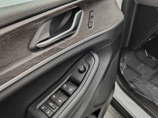 new 2025 Jeep Grand Cherokee car, priced at $44,248