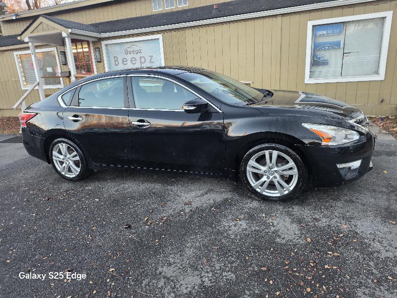 used 2013 Nissan Altima car, priced at $5,700