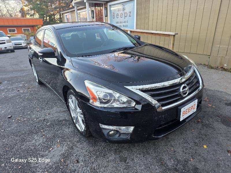 used 2013 Nissan Altima car, priced at $5,700