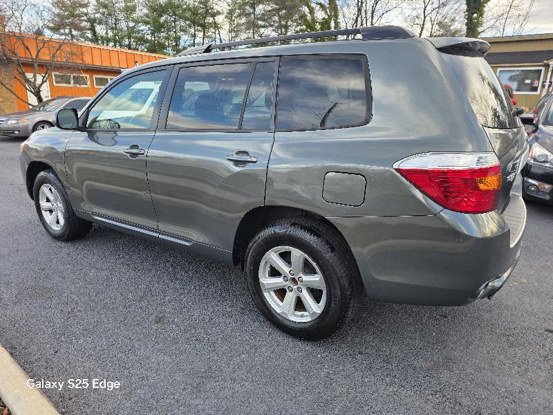 used 2008 Toyota Highlander car, priced at $7,200