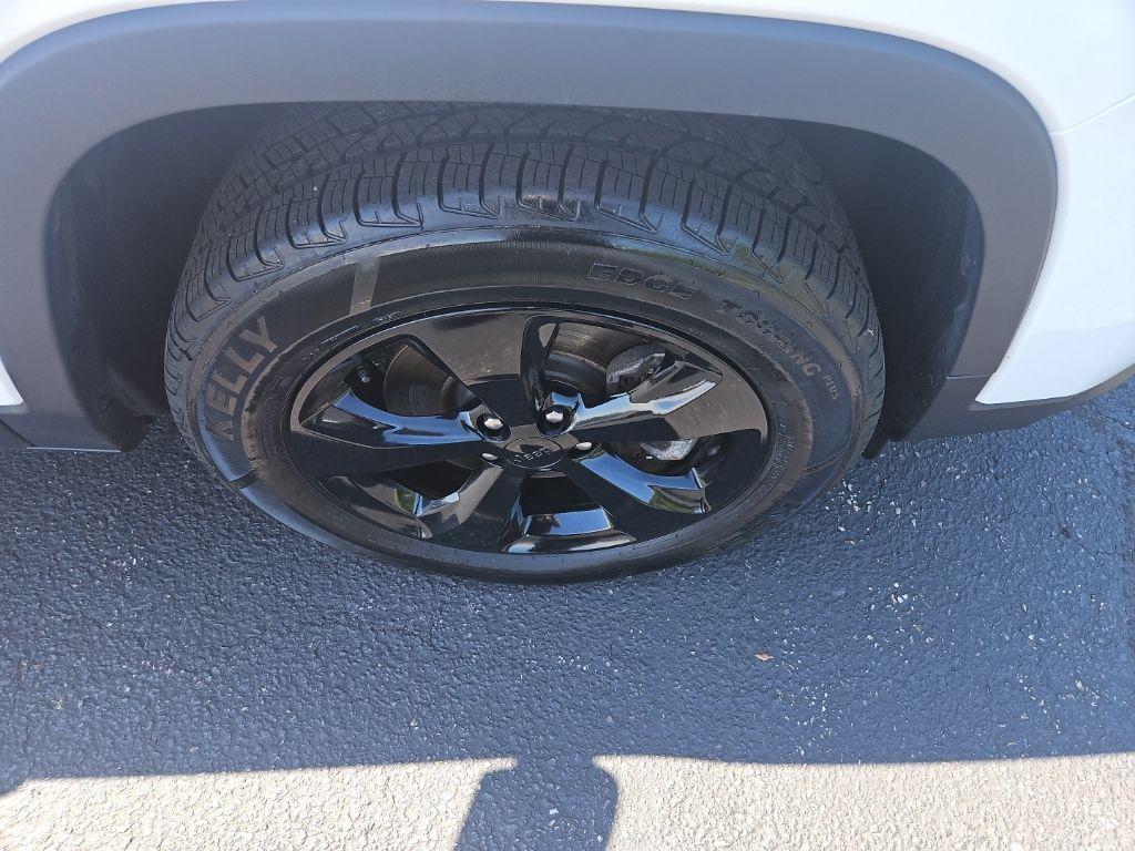 used 2021 Jeep Cherokee car, priced at $15,465