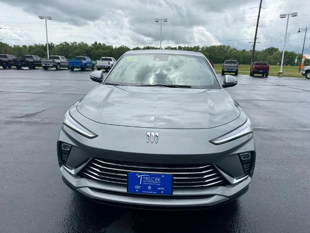 new 2025 Buick Envista car, priced at $25,800