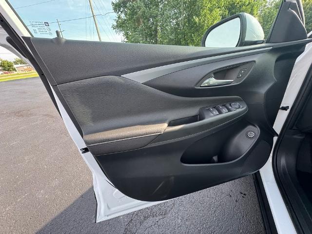 new 2025 Buick Envista car, priced at $25,600