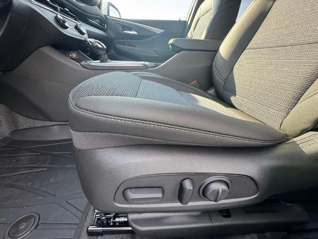 new 2025 Buick Envista car, priced at $25,600