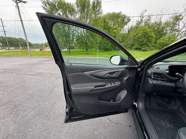 new 2025 Buick Envista car, priced at $24,800