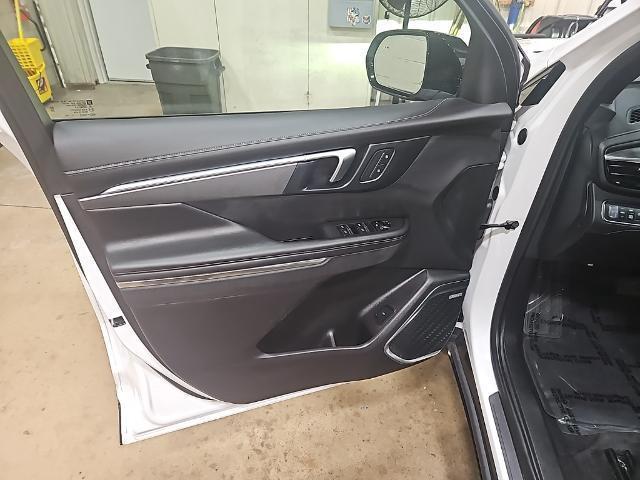 used 2025 Buick Enclave car, priced at $40,918