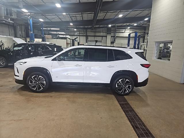 used 2025 Buick Enclave car, priced at $40,918