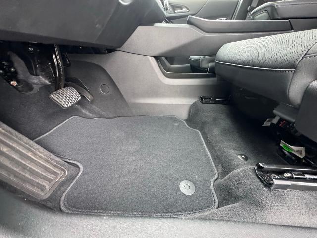 new 2026 Chevrolet Equinox car, priced at $33,100