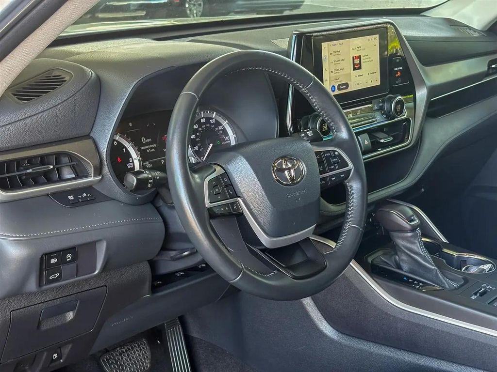 used 2023 Toyota Highlander car, priced at $35,800