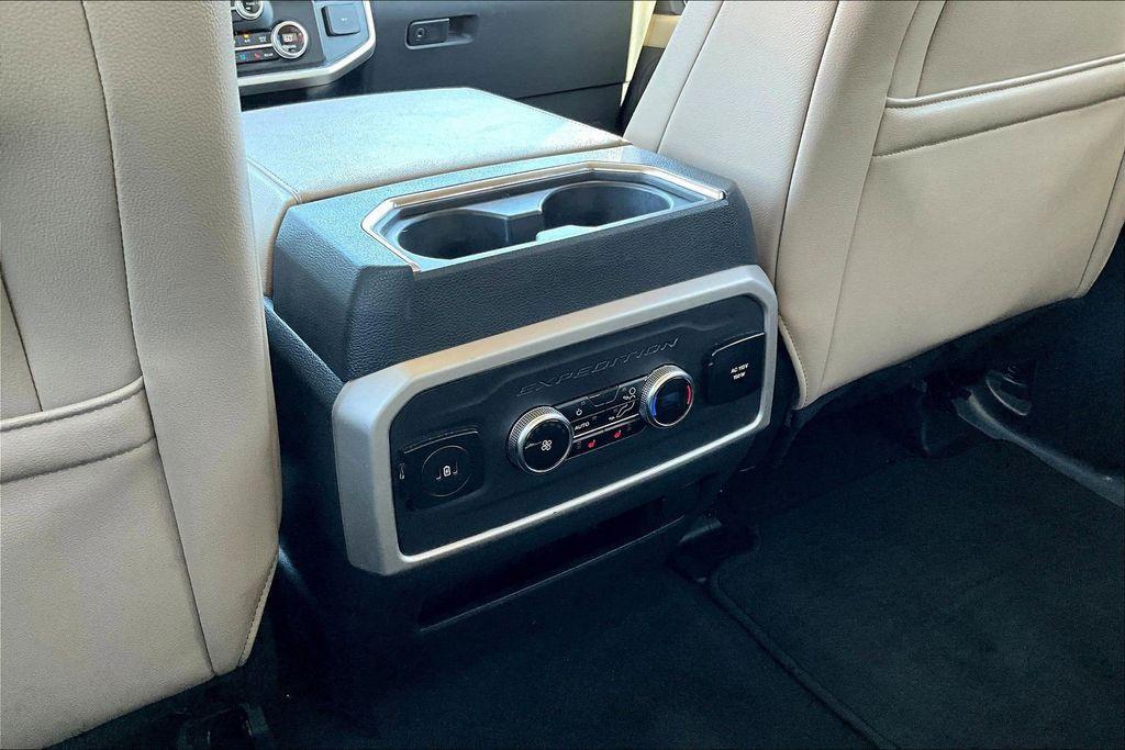 used 2024 Ford Expedition car, priced at $41,275