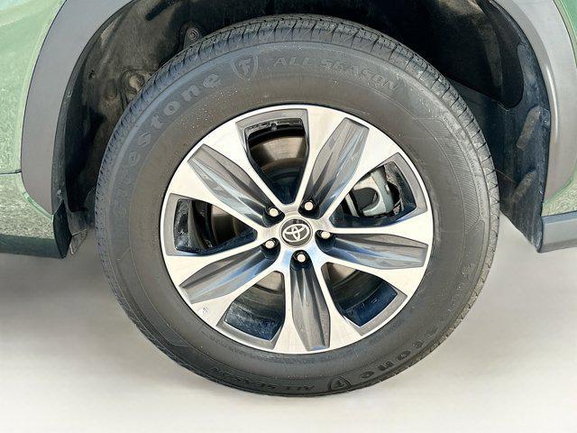 used 2024 Toyota Highlander car, priced at $32,987