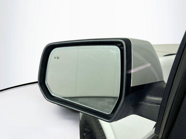2019 White Frost Tricoat GMC Acadia