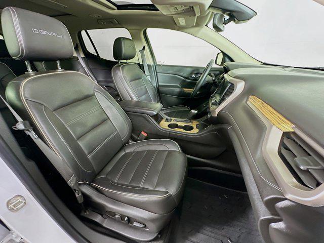 2019 White Frost Tricoat GMC Acadia