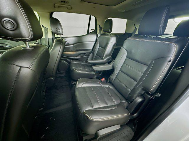 2019 White Frost Tricoat GMC Acadia