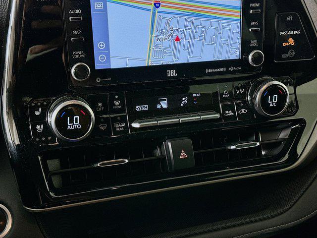 used 2020 Toyota Highlander car, priced at $25,397