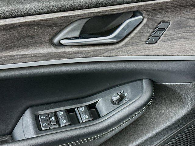 used 2023 Jeep Grand Cherokee car, priced at $25,996