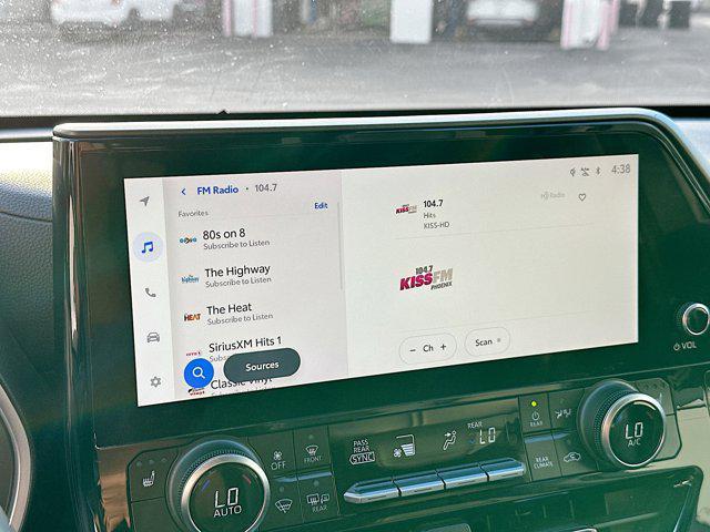 used 2023 Toyota Highlander car, priced at $30,737