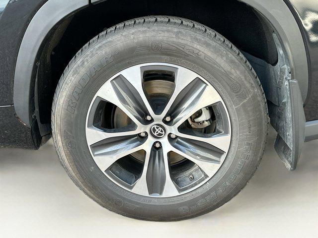 used 2023 Toyota Highlander car, priced at $30,737