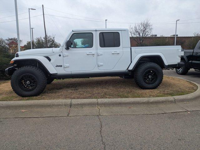 used 2025 Jeep Gladiator car, priced at $36,905