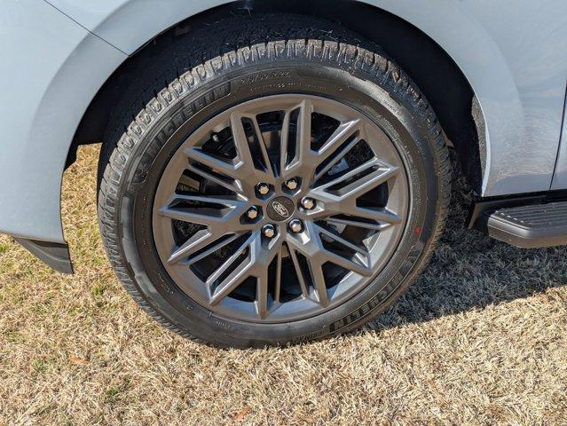 new 2026 Ford Expedition car, priced at $81,860