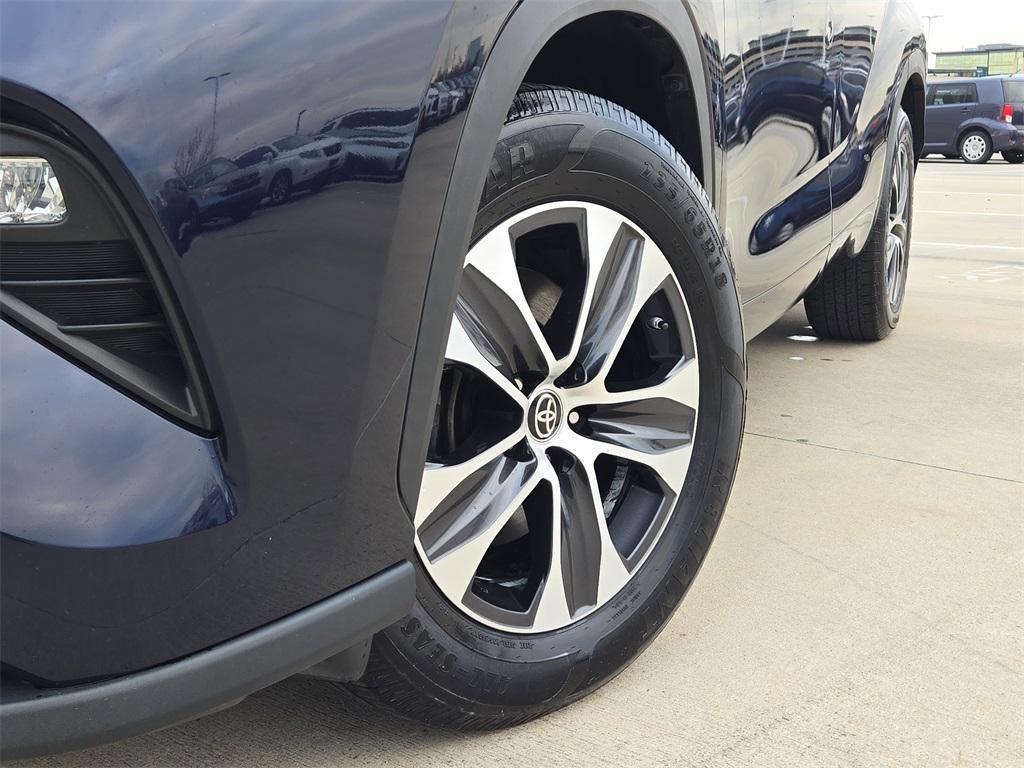 used 2021 Toyota Highlander car, priced at $21,974