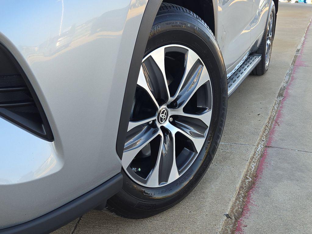 used 2024 Toyota Highlander car, priced at $41,507