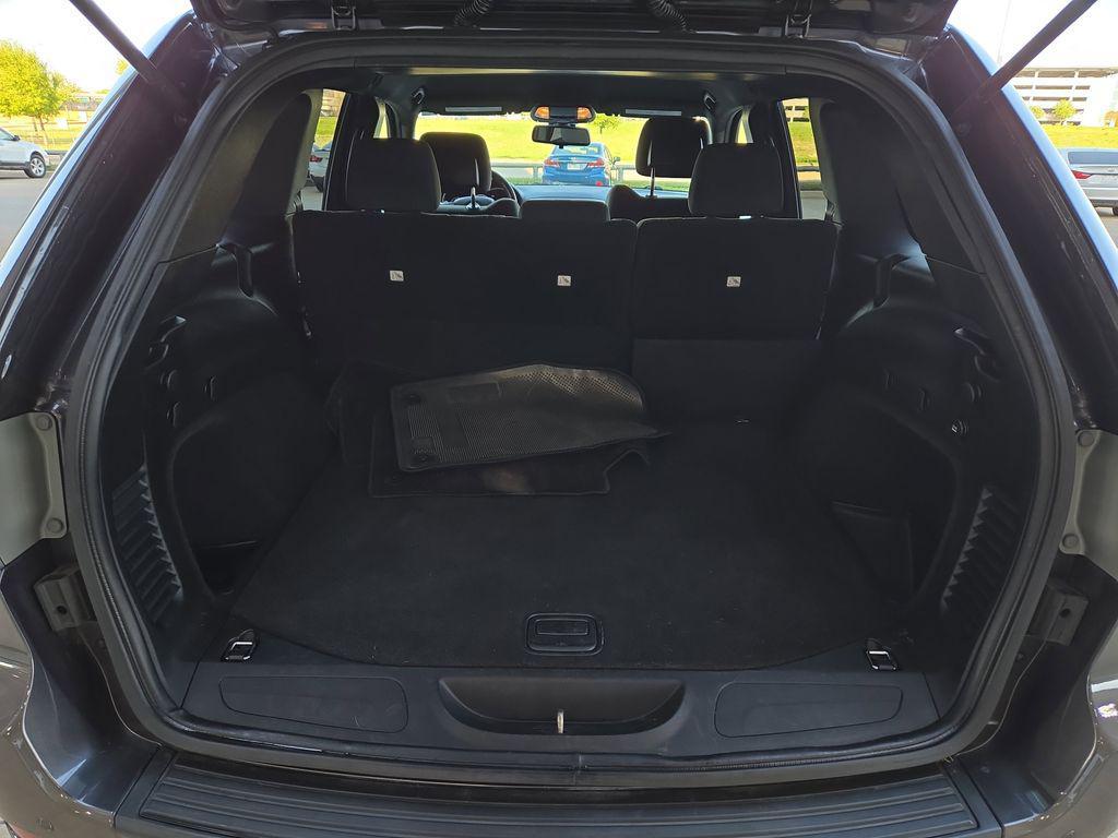 used 2016 Jeep Grand Cherokee car, priced at $13,938