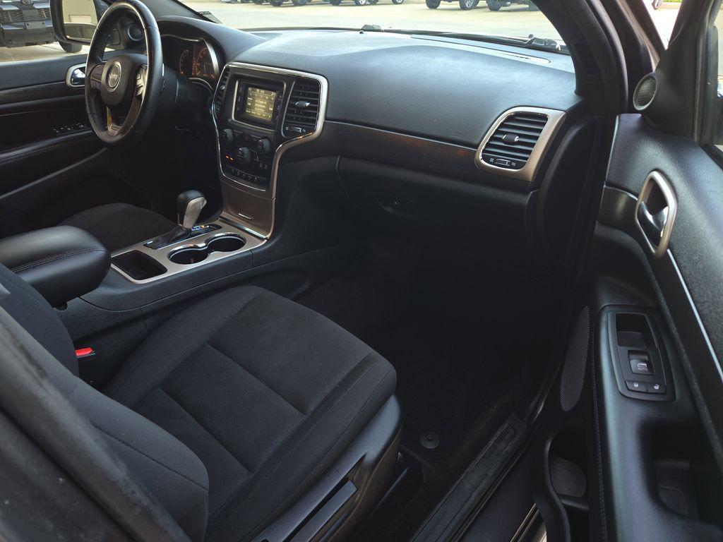 used 2016 Jeep Grand Cherokee car, priced at $13,938