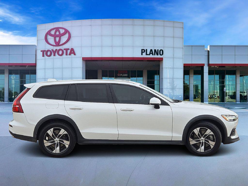 used 2021 Volvo V60 Cross Country car, priced at $23,476