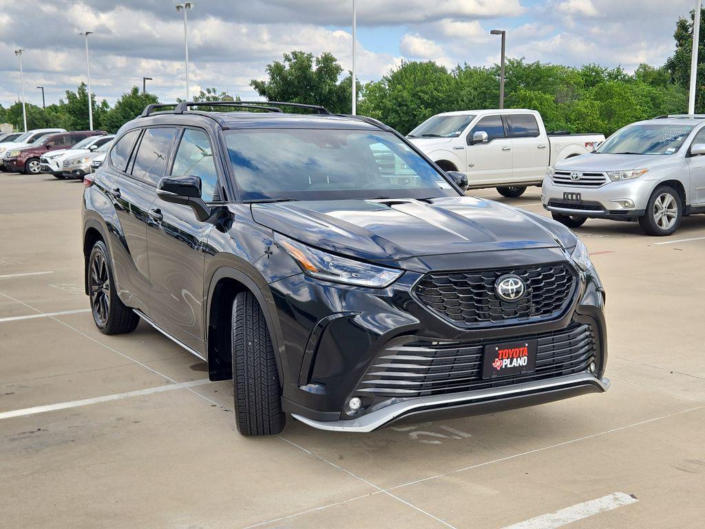 used 2024 Toyota Highlander car, priced at $34,878