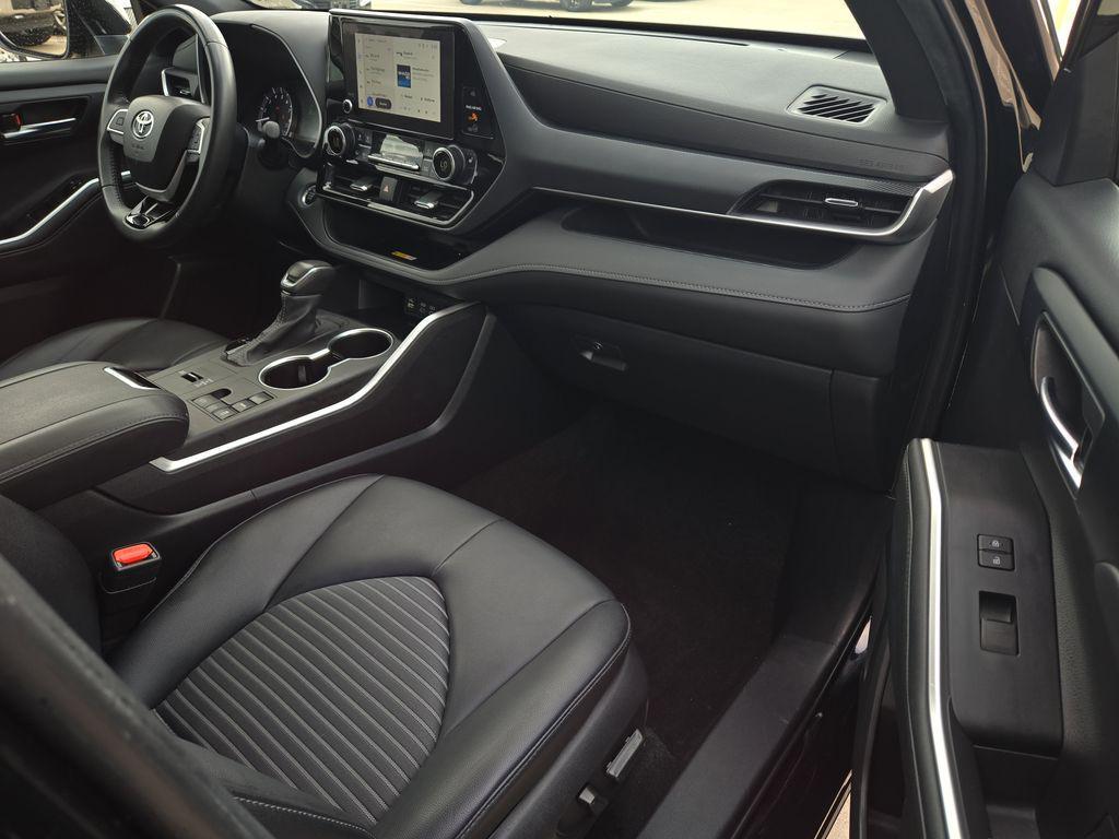 used 2024 Toyota Highlander car, priced at $34,878
