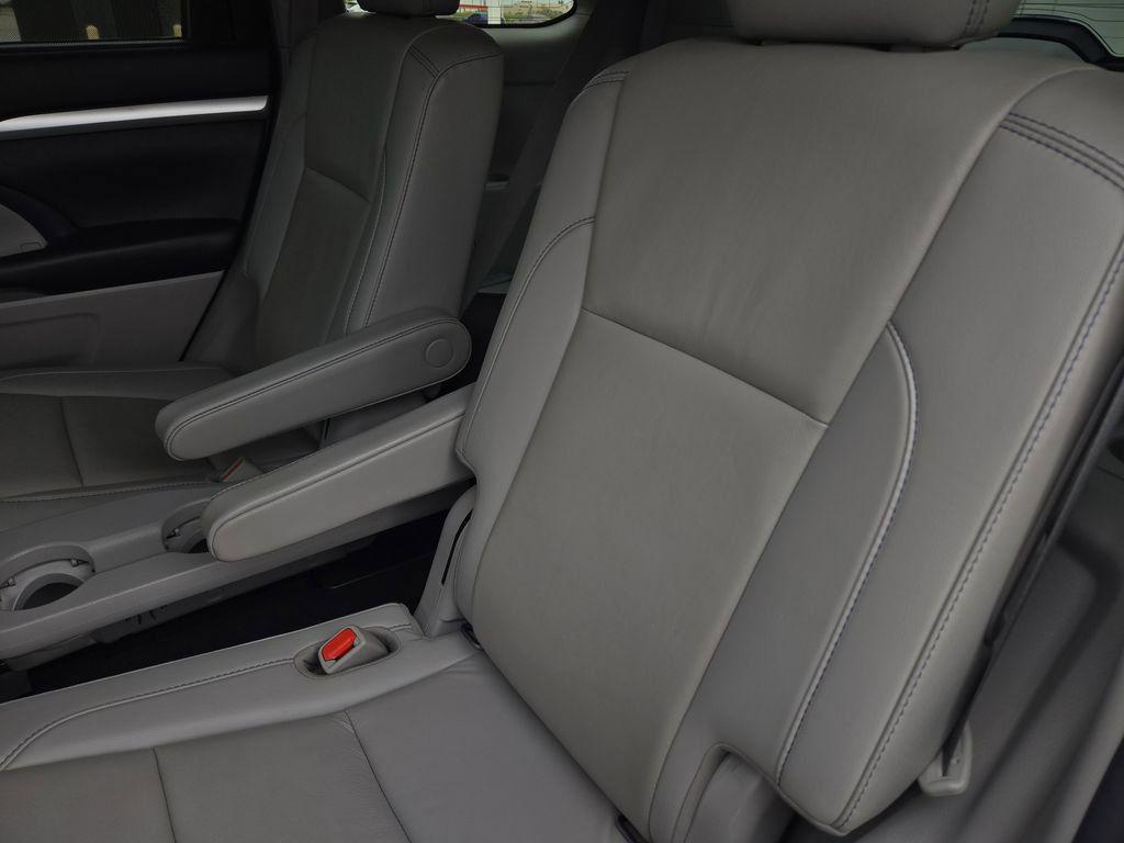 used 2019 Toyota Highlander car, priced at $20,243