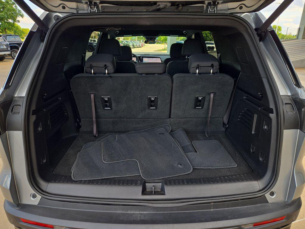 used 2025 Chevrolet Traverse car, priced at $33,741