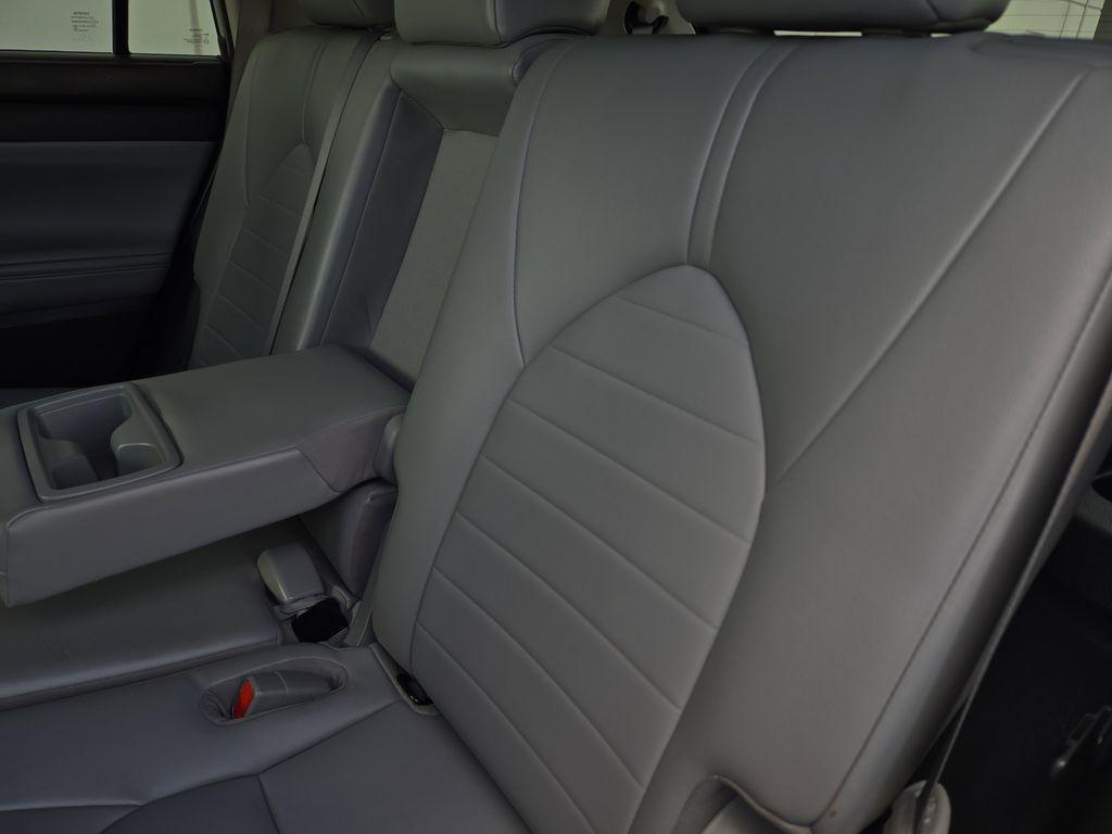 used 2022 Toyota Highlander car, priced at $36,772
