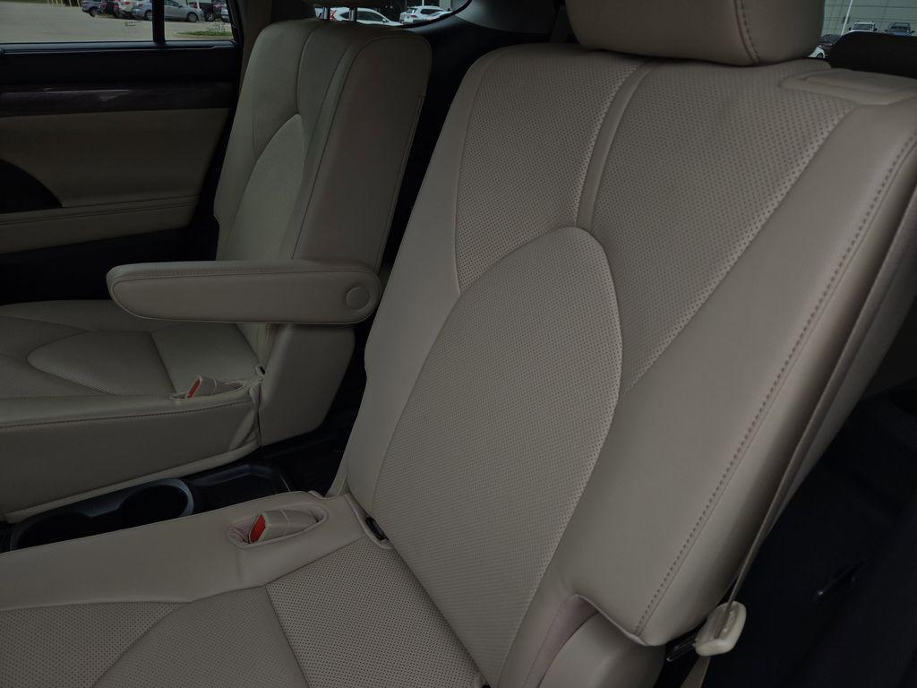 used 2023 Toyota Highlander Hybrid car, priced at $45,871